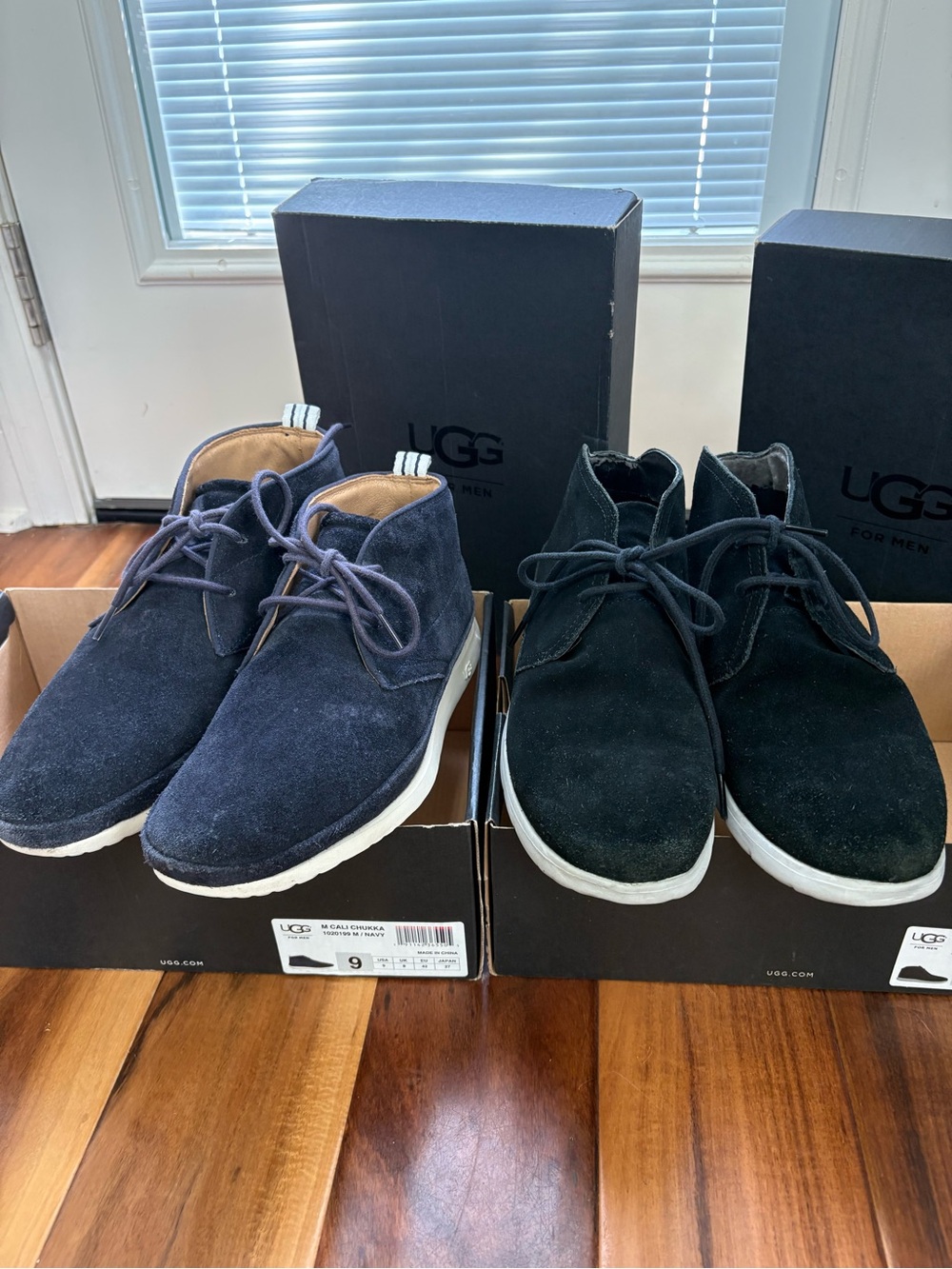 UGG Men's Chukka Boots Bundle Size 9 - Navy (Like New) & Black (Flawed) w/boxes